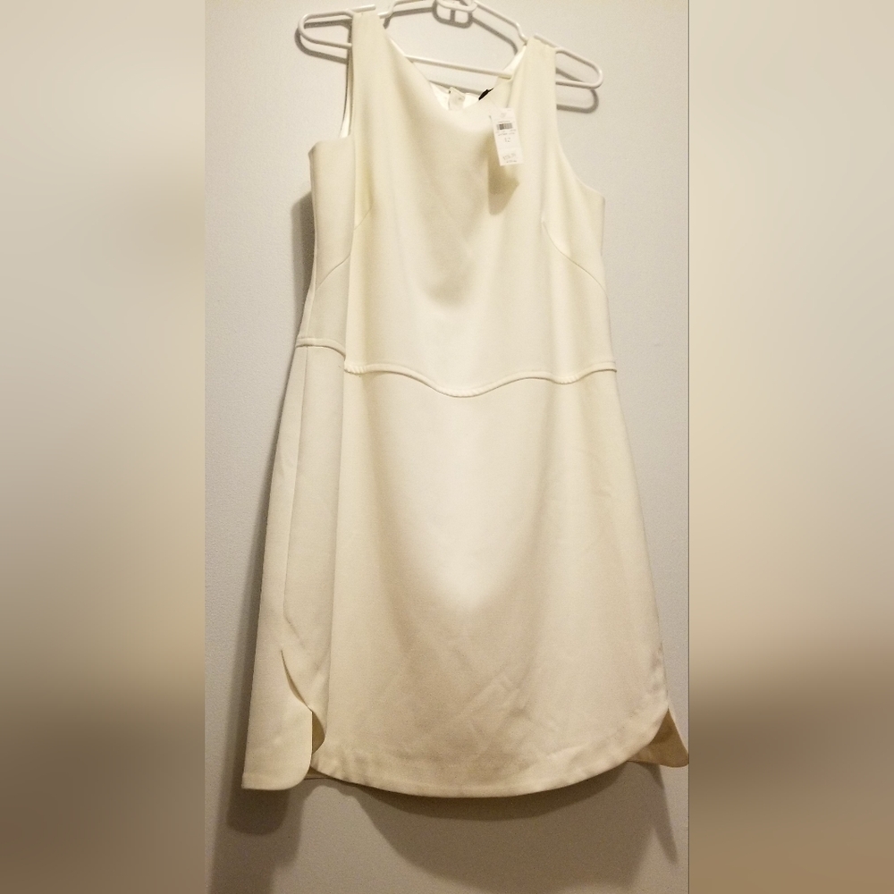 Ann Taylor Sheath Tulip Bottom white Dress, size 12--NWT